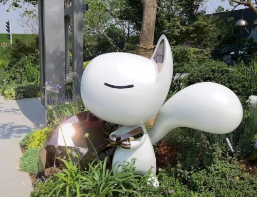 景观雕塑是环境景观设计手法之一